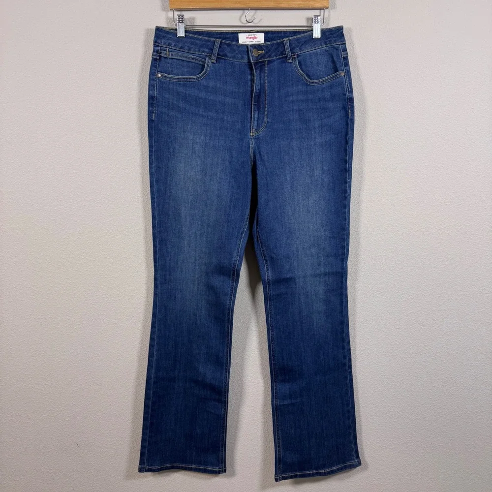 Wrangler Women's Western Mid Rise Bootcut Jeans Medium Wash Blue Denim Sz 14/34